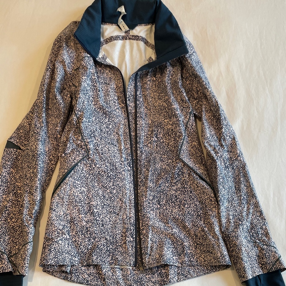 Lululemon Athletica Navy and White Patterned Jacket
